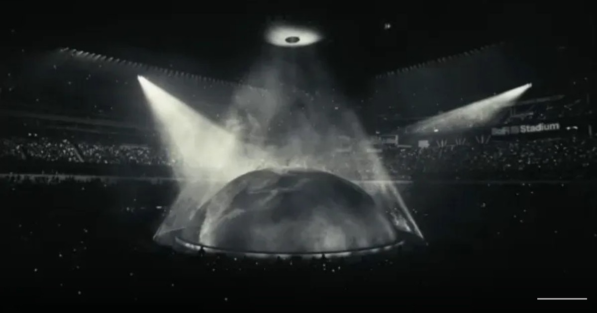 Fan scales SoFi Stadium roof for insane view of Kanye West concert
